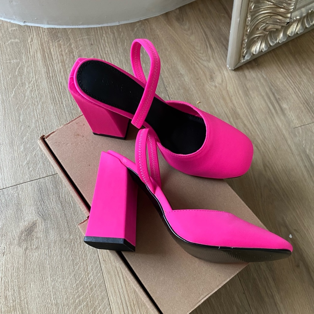Never Worn ASOS Brand Slingback pumps